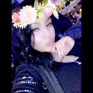 Meet your Posher, Alma